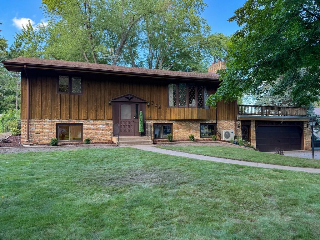 726 Centennial Street, Cambridge, MN 55008