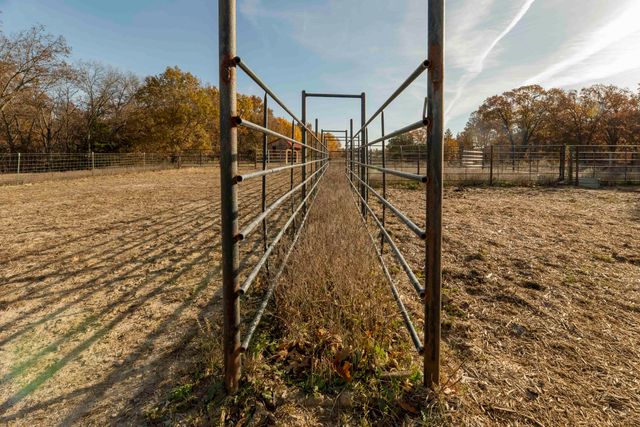 16175 N OLD NO 7, Harrisburg, MO 65256