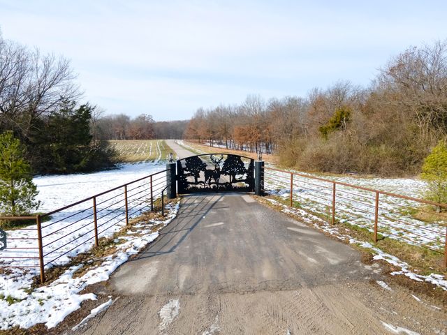 16175 N OLD NO 7, Harrisburg, MO 65256