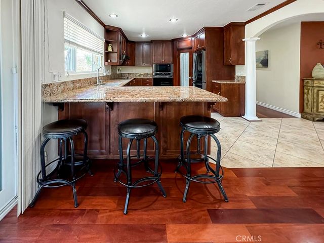 10700 Meadow Glen Way E, Escondido, CA 92026