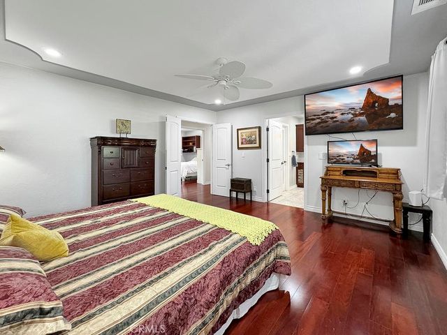 10700 Meadow Glen Way E, Escondido, CA 92026