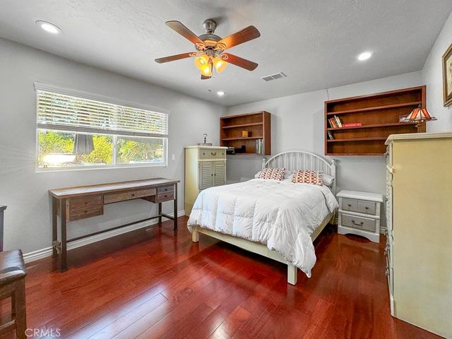 10700 Meadow Glen Way E, Escondido, CA 92026