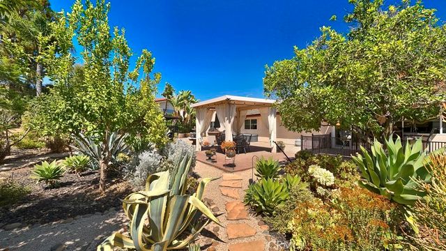 10700 Meadow Glen Way E, Escondido, CA 92026