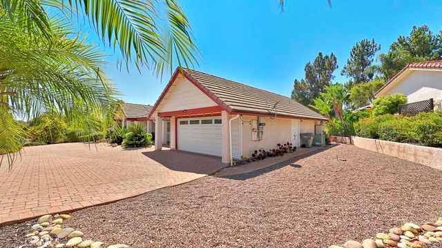 10700 Meadow Glen Way E, Escondido, CA 92026