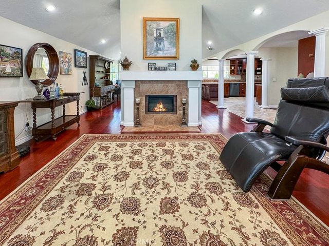 10700 Meadow Glen Way E, Escondido, CA 92026