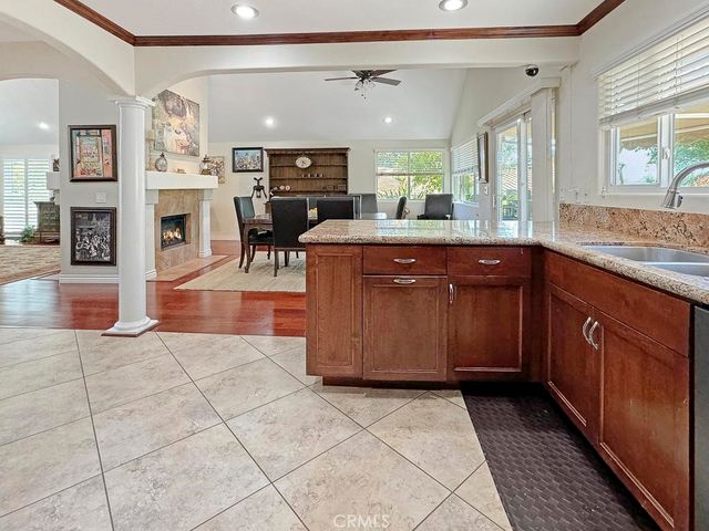 10700 Meadow Glen Way E, Escondido, CA 92026