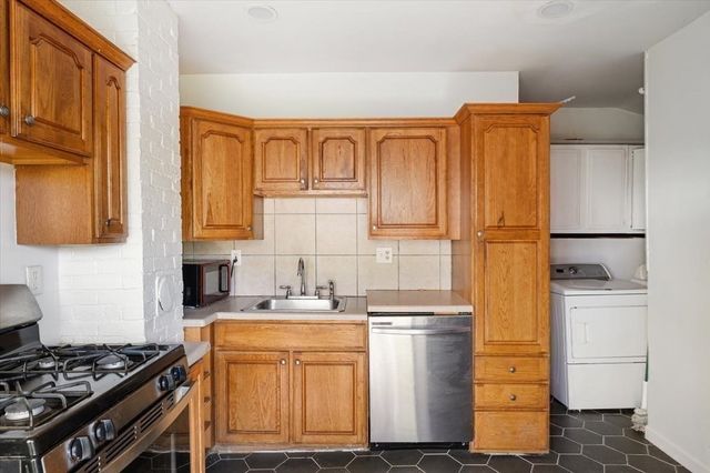 41 Massasoit Rd, Weymouth, MA 02191