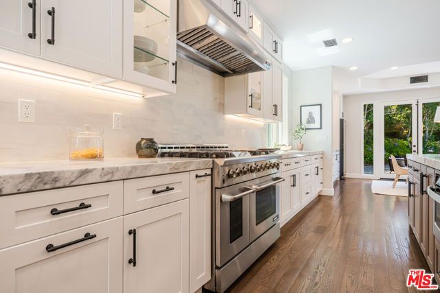 11797 CHAPARAL Street, Los Angeles, CA 90049