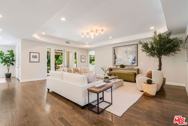11797 CHAPARAL Street, Los Angeles, CA 90049