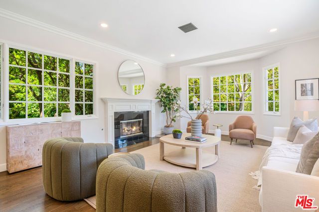 11797 CHAPARAL Street, Los Angeles, CA 90049
