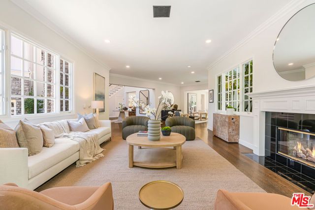 11797 CHAPARAL Street, Los Angeles, CA 90049