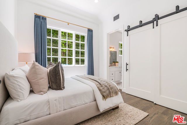 11797 CHAPARAL Street, Los Angeles, CA 90049