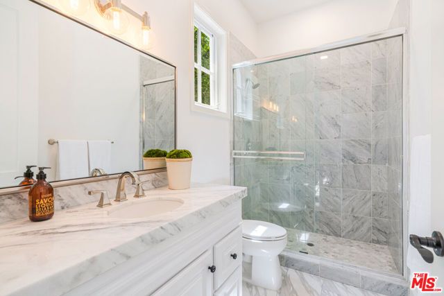 11797 CHAPARAL Street, Los Angeles, CA 90049