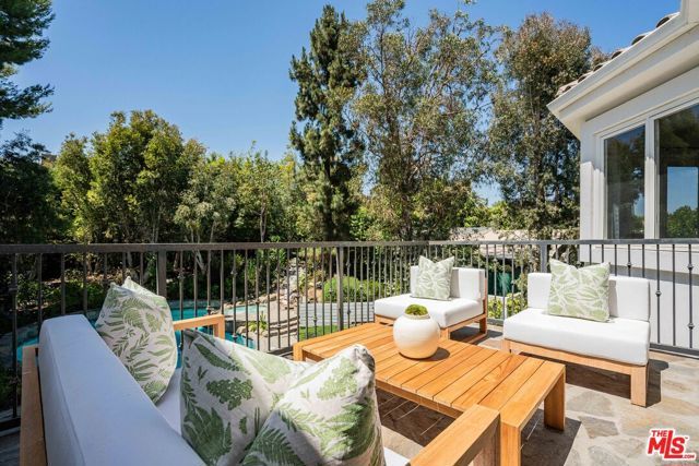 11797 CHAPARAL Street, Los Angeles, CA 90049
