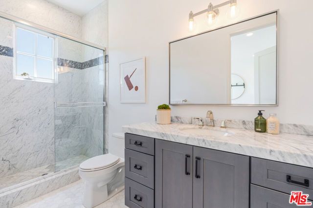 11797 CHAPARAL Street, Los Angeles, CA 90049