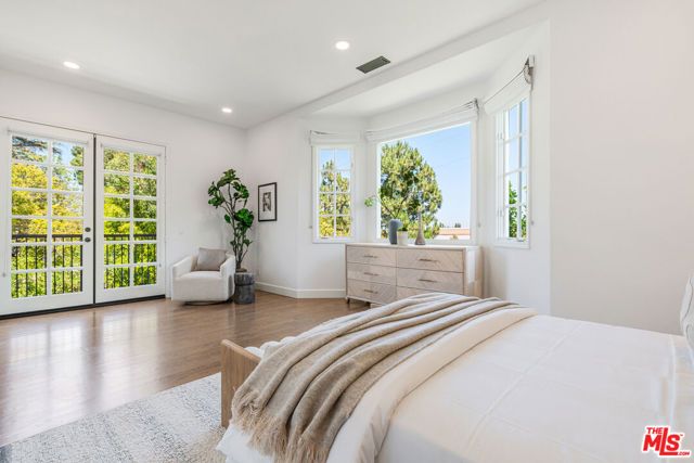 11797 CHAPARAL Street, Los Angeles, CA 90049