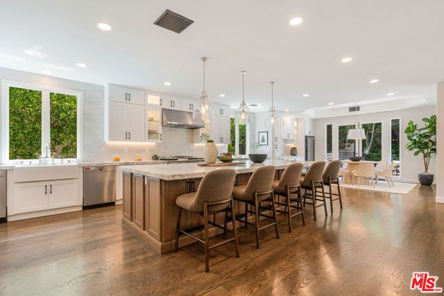 11797 CHAPARAL Street, Los Angeles, CA 90049