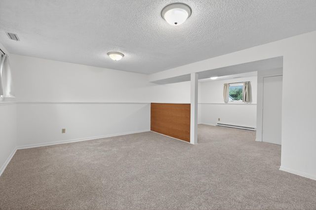 1123 W 9th Street, Cedar Falls, IA 50613