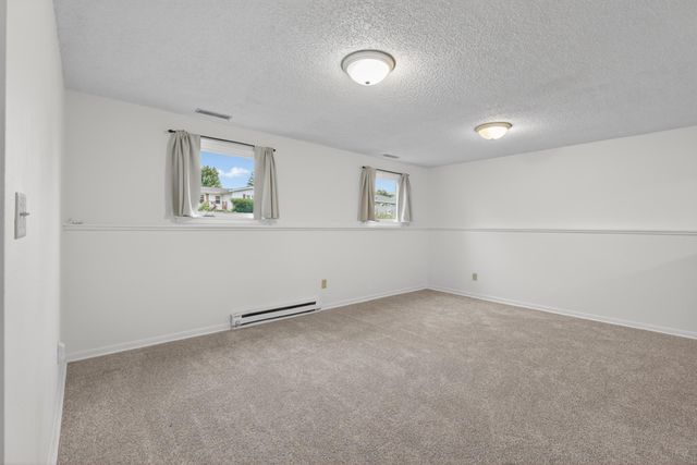1123 W 9th Street, Cedar Falls, IA 50613