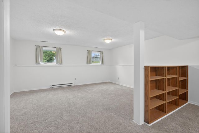 1123 W 9th Street, Cedar Falls, IA 50613