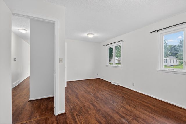 1123 W 9th Street, Cedar Falls, IA 50613