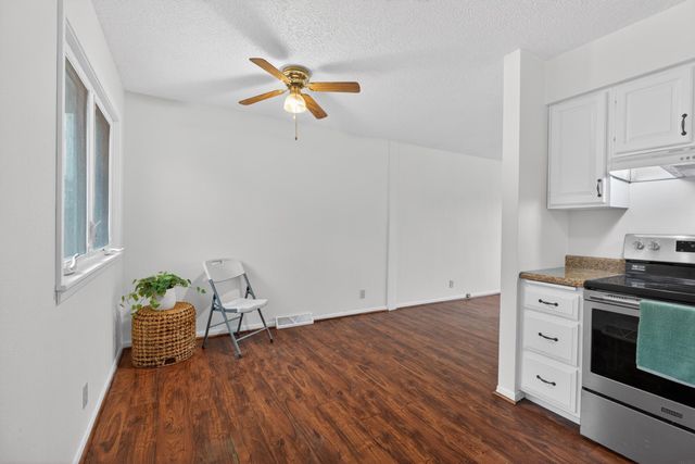 1123 W 9th Street, Cedar Falls, IA 50613