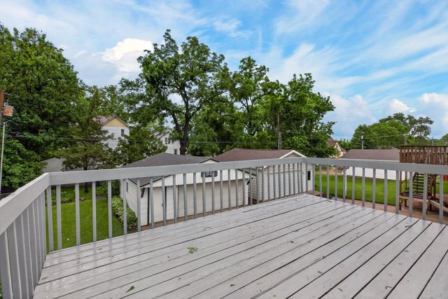 1123 W 9th Street, Cedar Falls, IA 50613