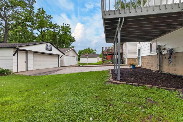 1123 W 9th Street, Cedar Falls, IA 50613