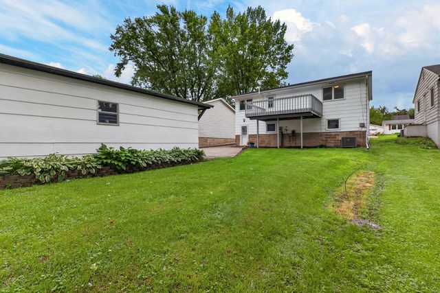 1123 W 9th Street, Cedar Falls, IA 50613