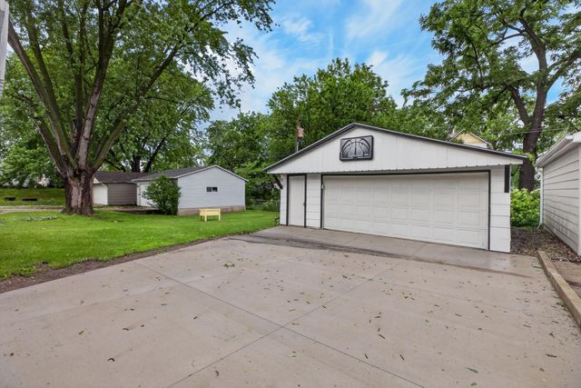 1123 W 9th Street, Cedar Falls, IA 50613