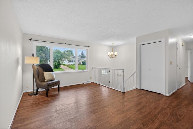 1123 W 9th Street, Cedar Falls, IA 50613