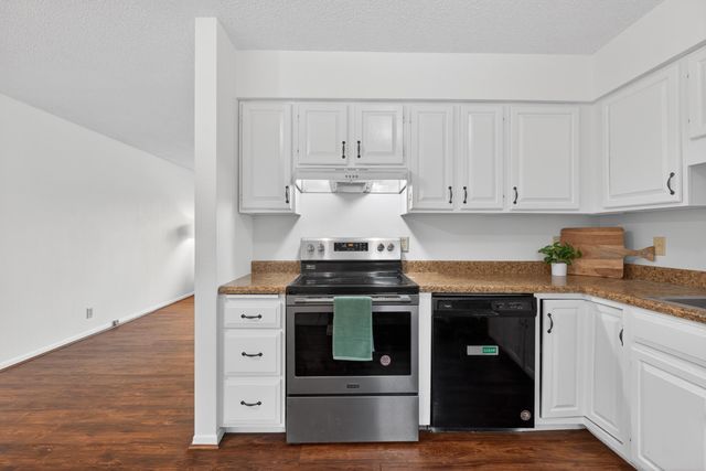 1123 W 9th Street, Cedar Falls, IA 50613