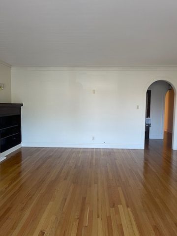 8141 S Michigan Avenue 1, Chicago, IL 60619