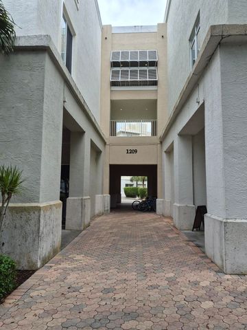 1209 MAIN Street 205, Jupiter, FL 33458