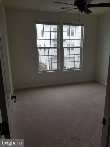 7356 BRUNSON CIR, Gainesville, VA 20155