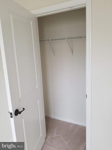 7356 BRUNSON CIR, Gainesville, VA 20155