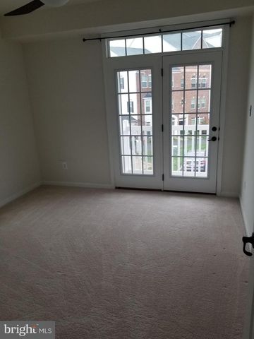 7356 BRUNSON CIR, Gainesville, VA 20155
