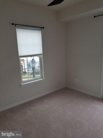7356 BRUNSON CIR, Gainesville, VA 20155