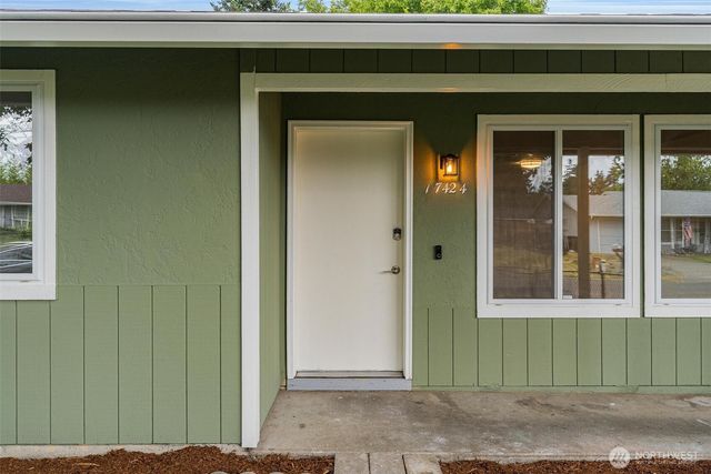 17424 6th Avenue E, Spanaway, WA 98387
