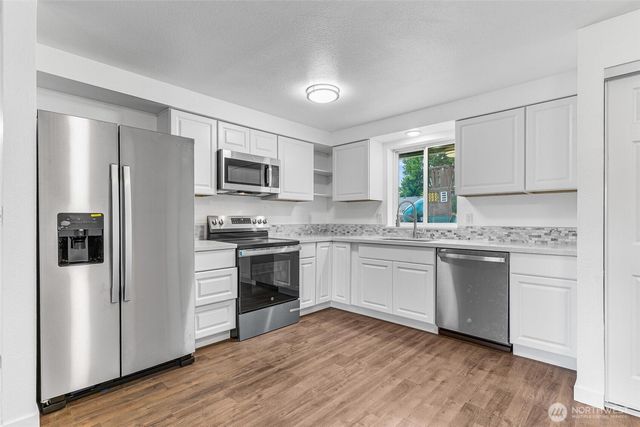 17424 6th Avenue E, Spanaway, WA 98387