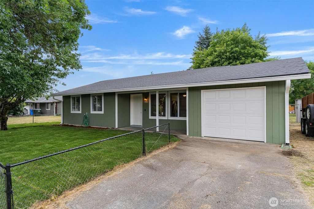 17424 6th Avenue E, Spanaway, WA 98387