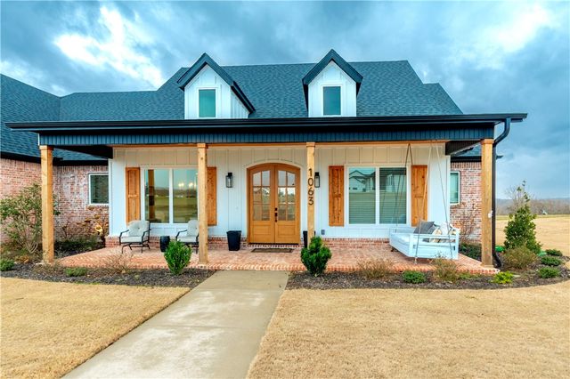 1063 Noah Street, Fayetteville, AR 72703