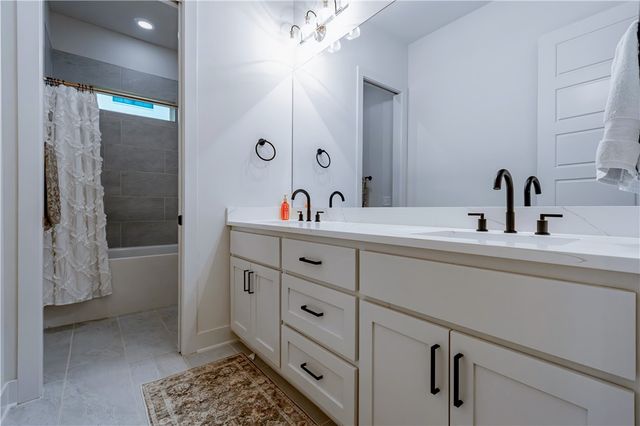 1063 Noah Street, Fayetteville, AR 72703