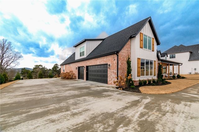 1063 Noah Street, Fayetteville, AR 72703