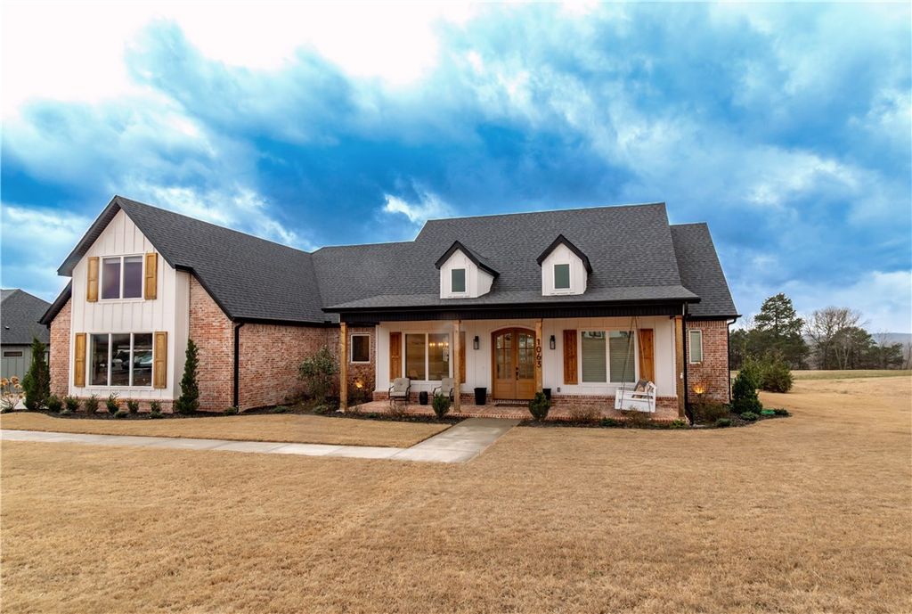 1063 Noah Street, Fayetteville, AR 72703