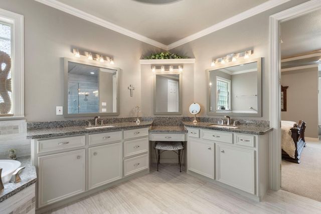 6607 Barrington Green, Houston, TX 77069