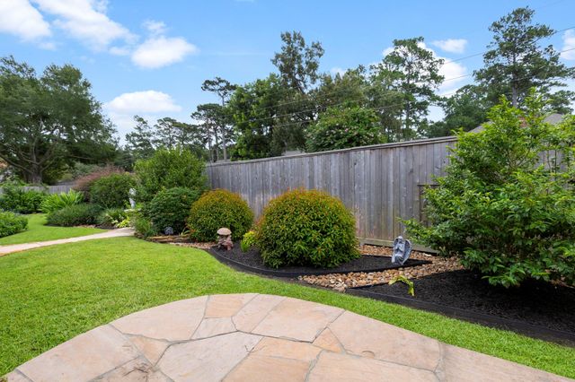 6607 Barrington Green, Houston, TX 77069