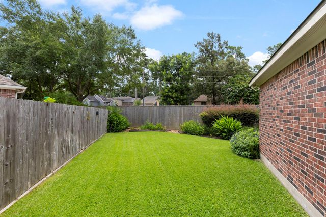 6607 Barrington Green, Houston, TX 77069