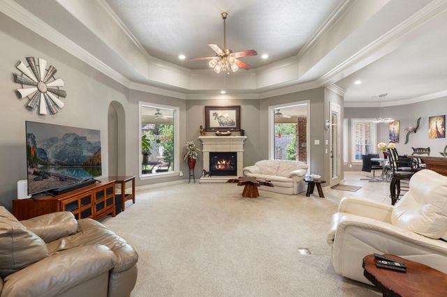 6607 Barrington Green, Houston, TX 77069