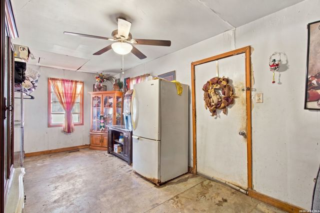 3207 Aragon Dr, San Antonio, TX 78211